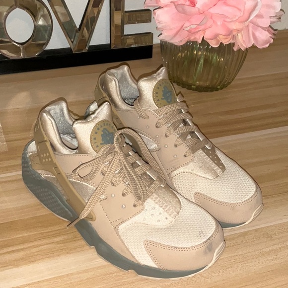 Nike Huarache size 9.5 - Picture 1 of 6